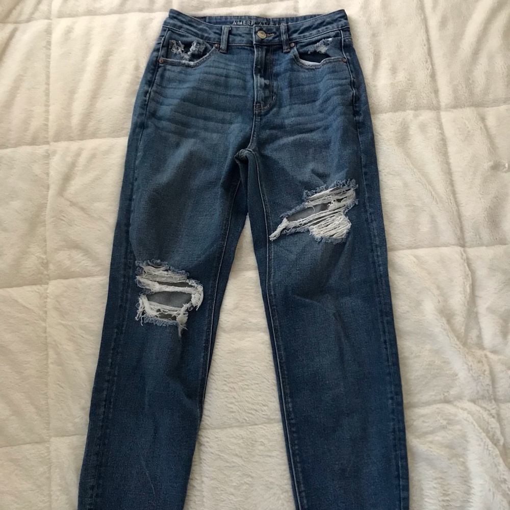 American Eagle Size 4 Mom Straight Jeans